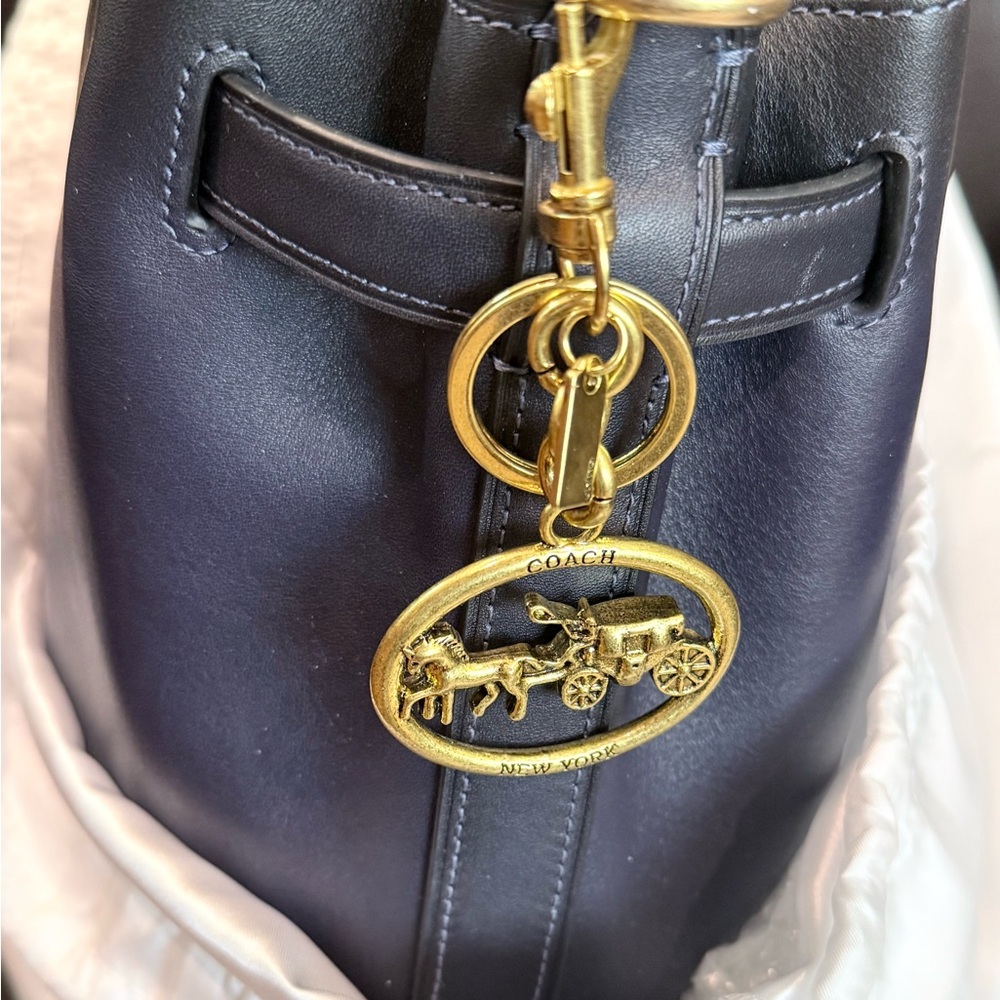 COACH Signature Horse & Carriage Bag Charm Gold Style 5397 Key Ring Holder - Picture 5 of 8